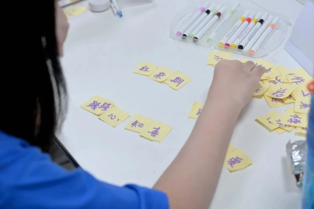视错觉、催眠、从众陷阱！这个夏校藏着多少颠覆认知的实验｜T.School第七期心理学夏校开营纪实 · 活动照片