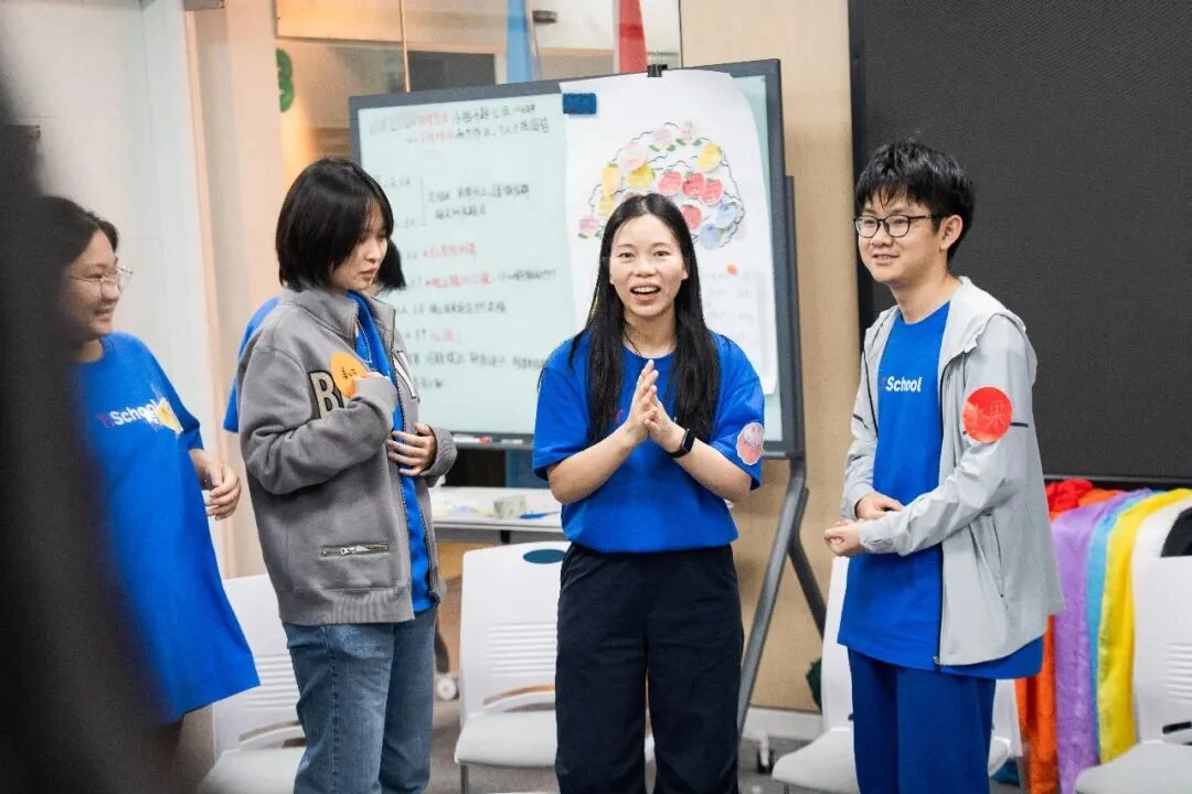 视错觉、催眠、从众陷阱！这个夏校藏着多少颠覆认知的实验｜T.School第七期心理学夏校开营纪实 · 活动照片