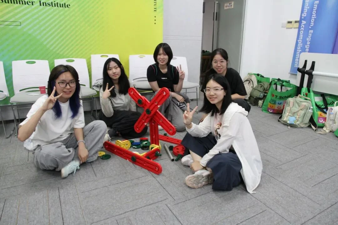 视错觉、催眠、从众陷阱！这个夏校藏着多少颠覆认知的实验｜T.School第七期心理学夏校开营纪实 · 活动照片